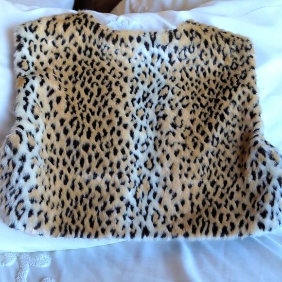 Girls Faux Fur Cheetah  🐆 Vest NWOT - Picture 4 of 9